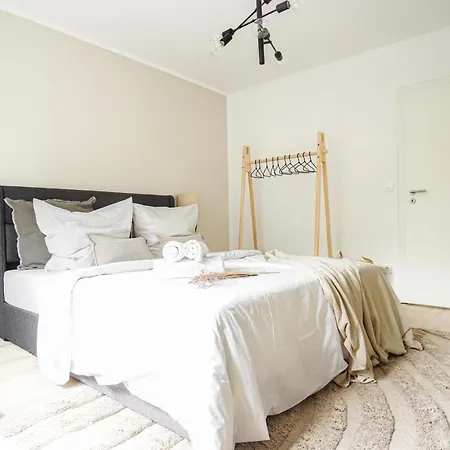 Homefy Feel-good - Own Parking, Balcony And Garden Essen